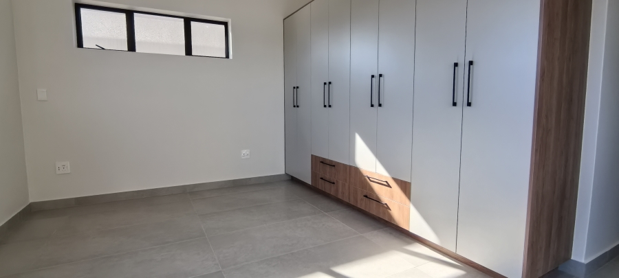 5 Bedroom Property for Sale in Outeniquasbosch Western Cape